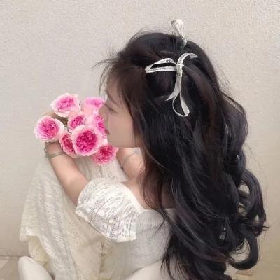一线女星被拍到同回酒店，深夜内幕曝光，本人沉默不回应