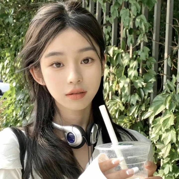 高档私房菜馆实拍：港台老牌艺人与前任深夜同框，好友出面澄清